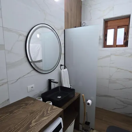 Stone House Apartment *